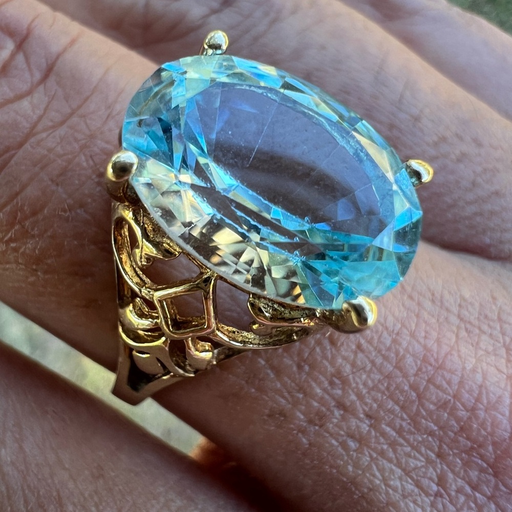 Vintage Estate 10k Filigree Blue Topaz Ring